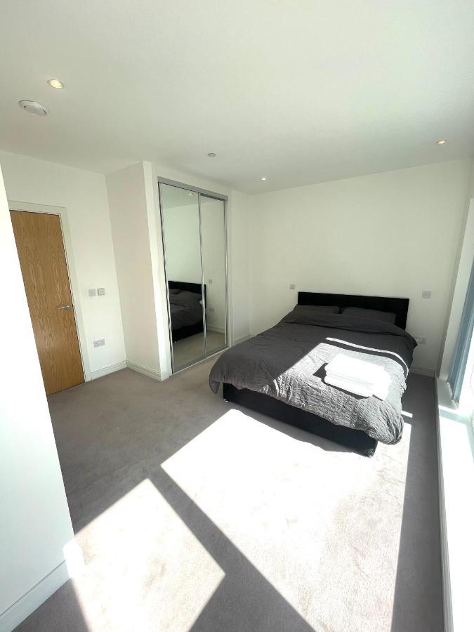 Luxury London Apartment - Steps To East Croydon Train Station 외부 사진